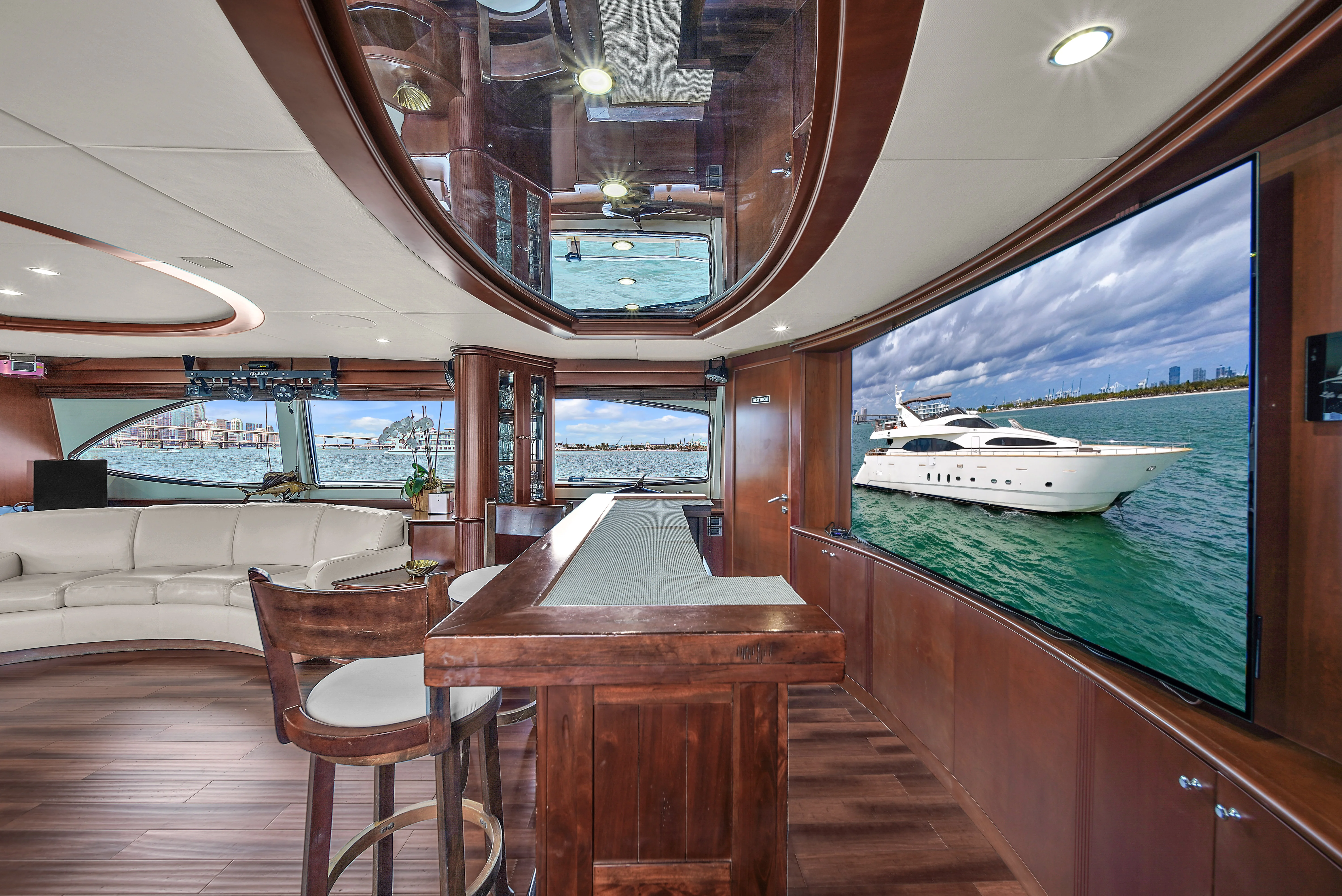 105ft Azimut Daniela bow area